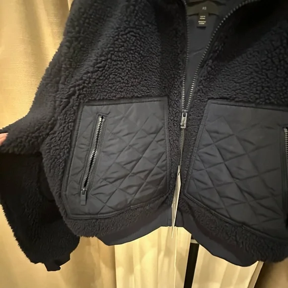 ALO Yoga NWT Women's Edge BomberJacket in Navy - Picture 8 of 13